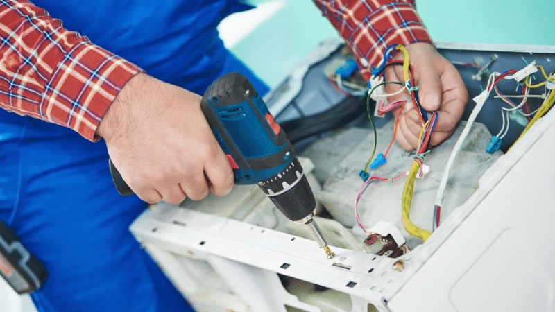 Beylikdüzü Eminçelik Eminçelik çamaşır makinesi kart tamiri – Su almama arızası orijinal parça ile giderildi. - Teknik servis örneği